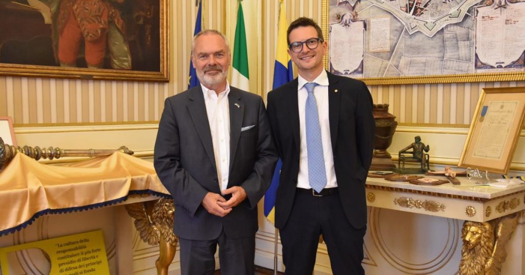 La_visita_dell%27ambasciatore_sv