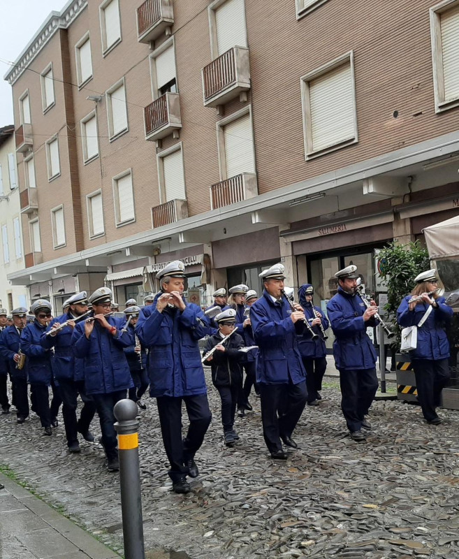 La_banda_%27La_Beneficenza%27_in_t